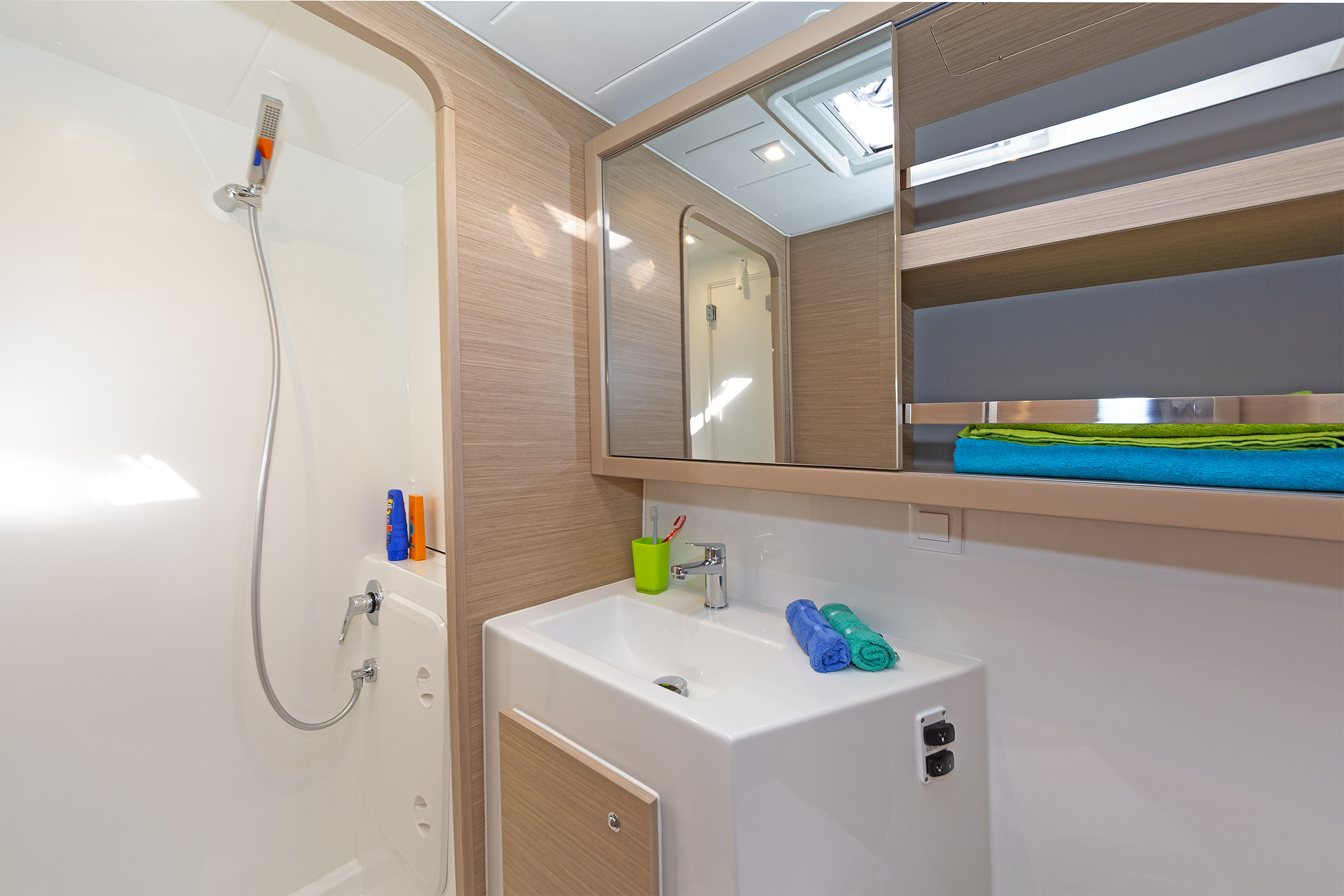 Photo #10 - Lagoon 42 - 4 + 2 cab. (Dream Waters) in Volos - 40180