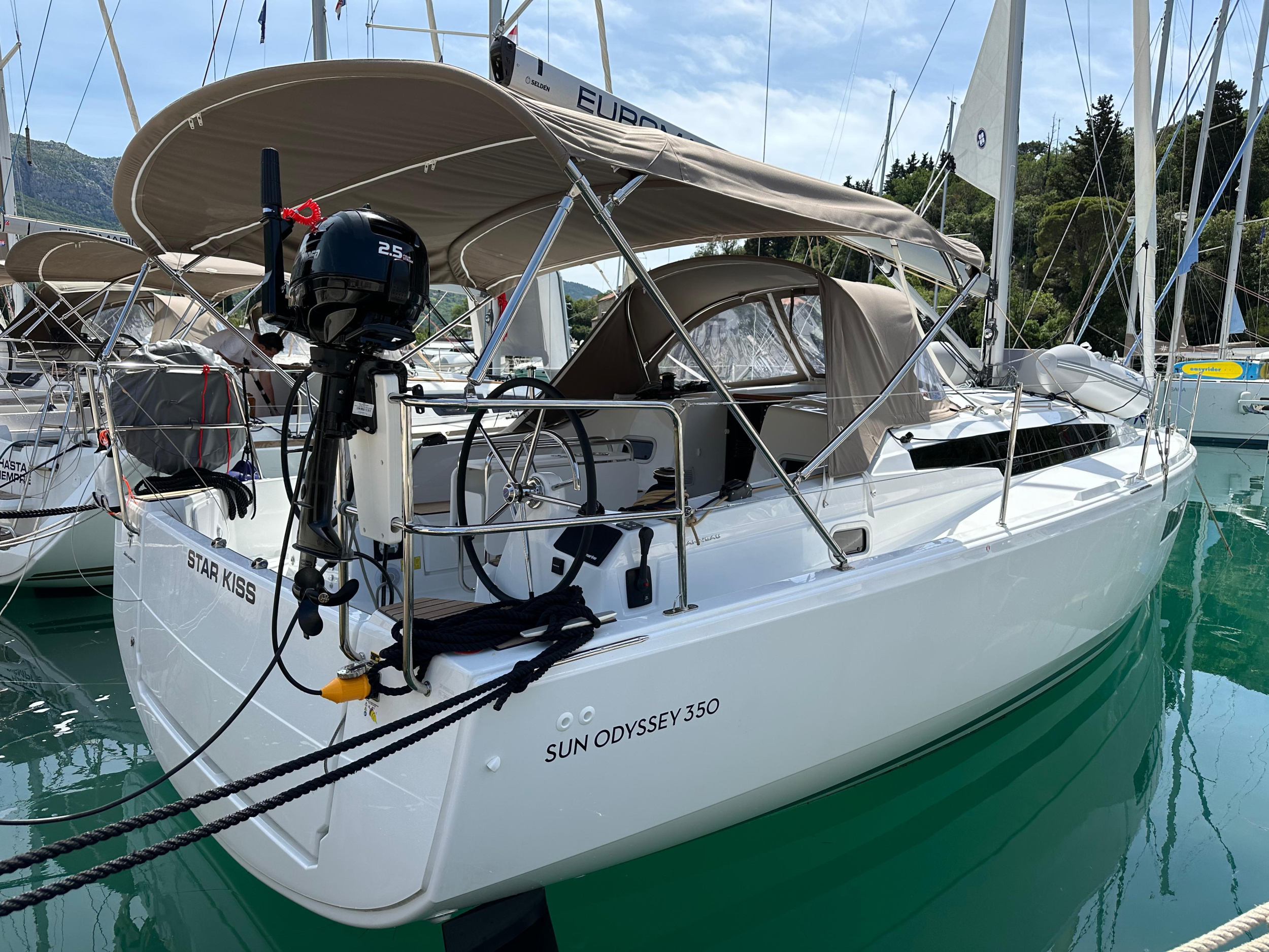 Photo #4 - Sun Odyssey 350 - 3 cab. (Star Kiss) in Dubrovnik - 40183