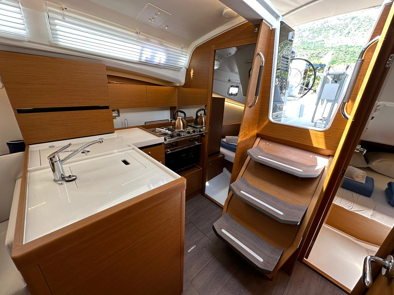 Photo #16 - Sun Odyssey 350 - 3 cab. (Star Kiss) in Dubrovnik - 40183