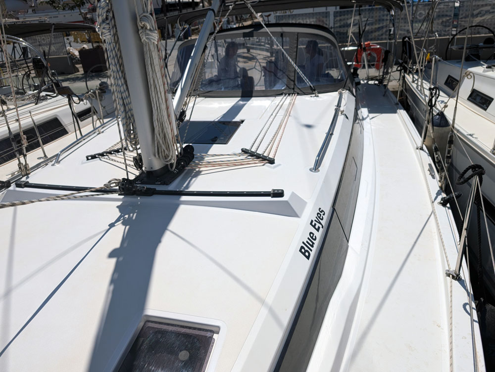 Photo #4 - Bavaria C42 (Blue Eyes) en El Arenal - 40215