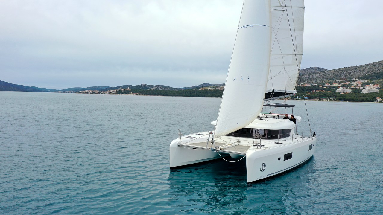 Photo #6 - Lagoon 42 - 4 + 2 cab. (Vesper) en Trogir - 40227