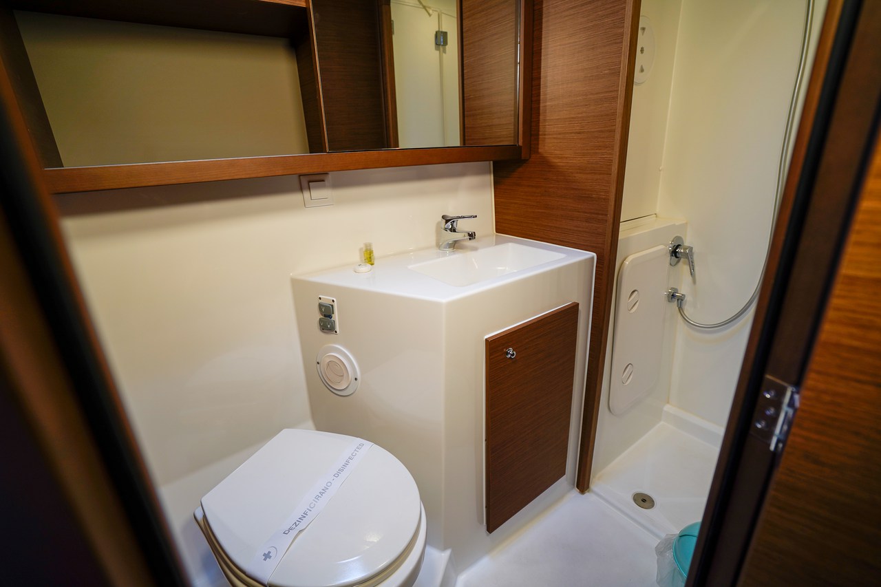 Photo #28 - Lagoon 42 - 4 + 2 cab. (Vesper) en Trogir - 40227