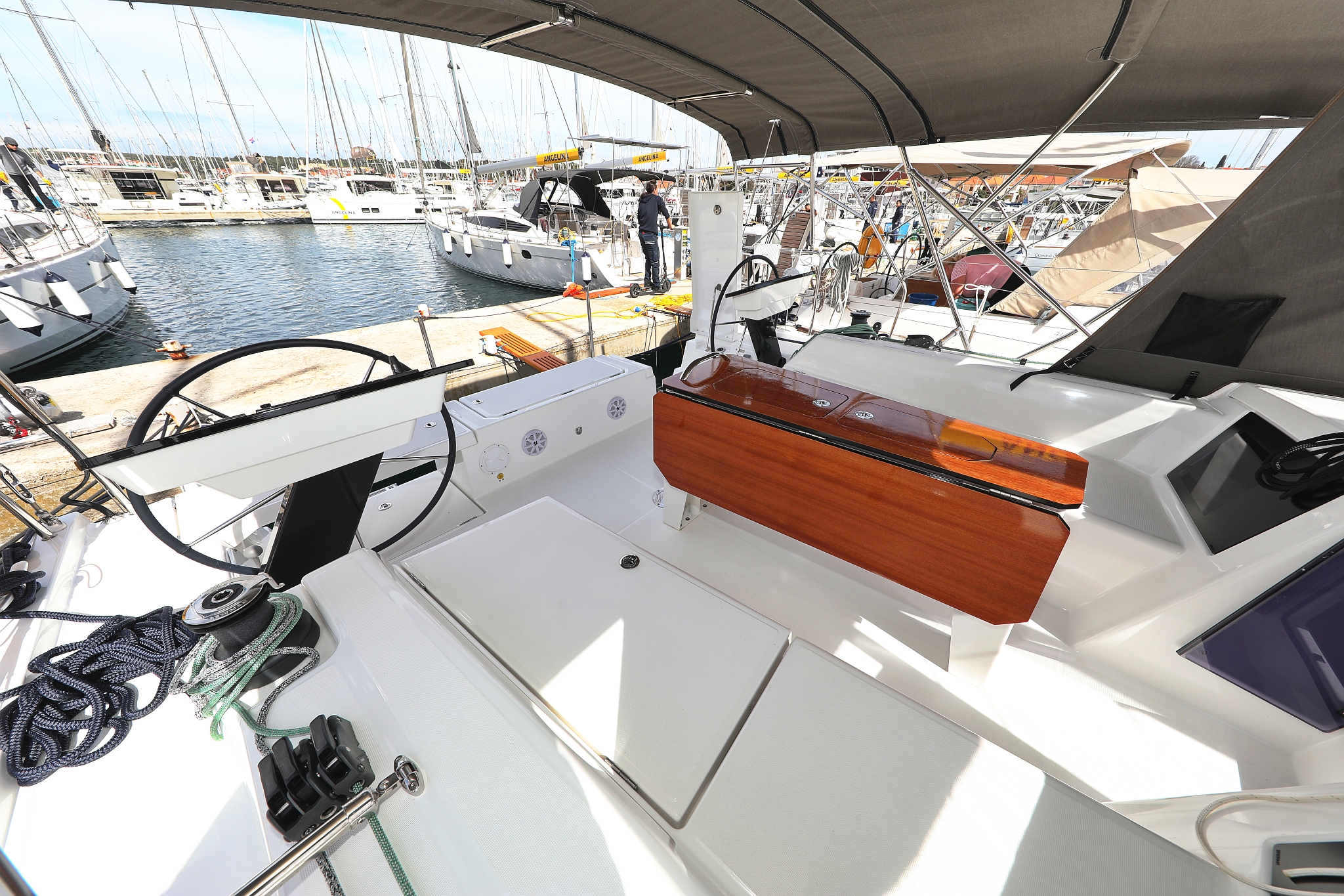 Photo #35 - Dufour 41 - 4 cab. (Wild Rose) en Primosten - 40232
