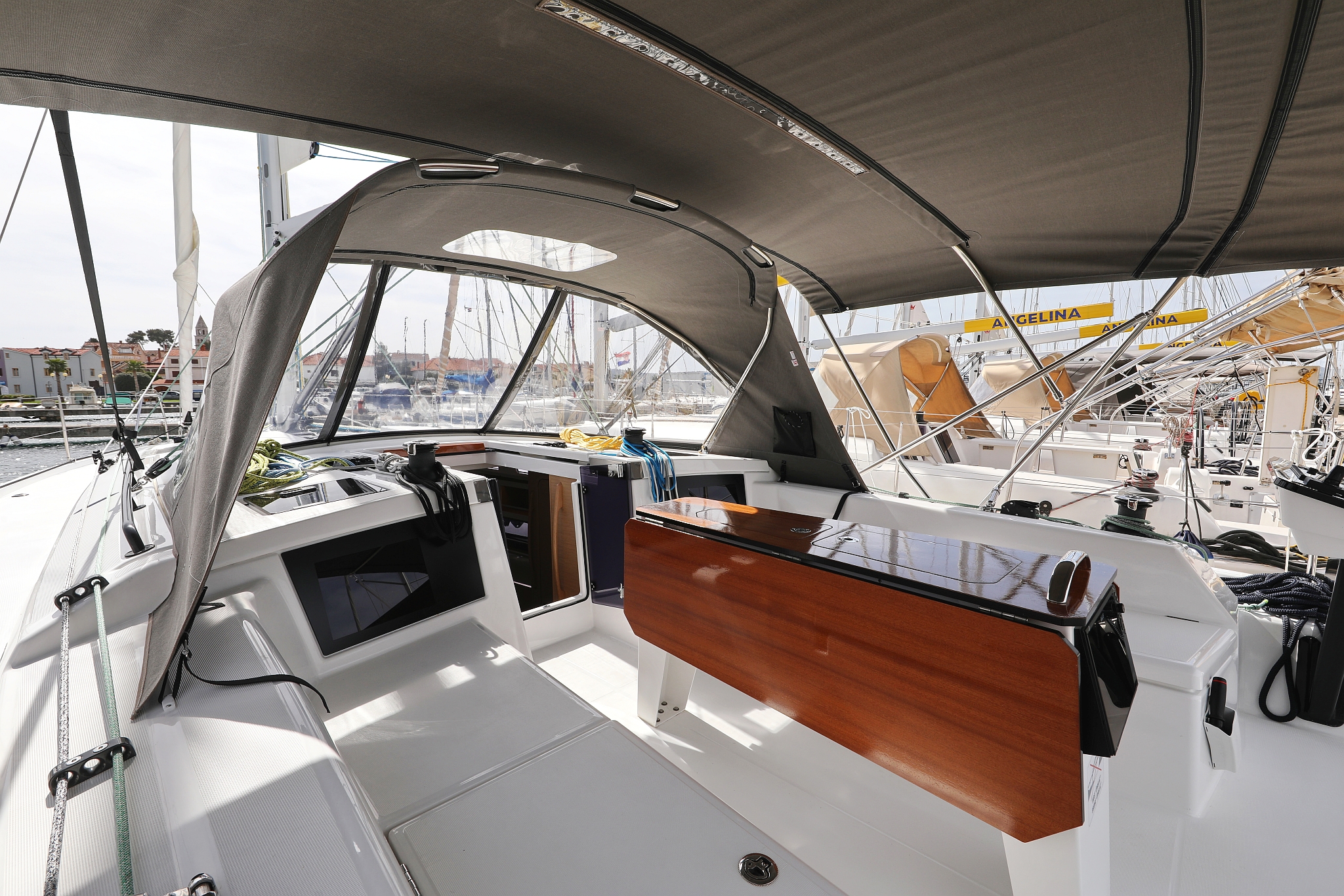 Photo #37 - Dufour 41 - 4 cab. (Wild Rose) en Primosten - 40232
