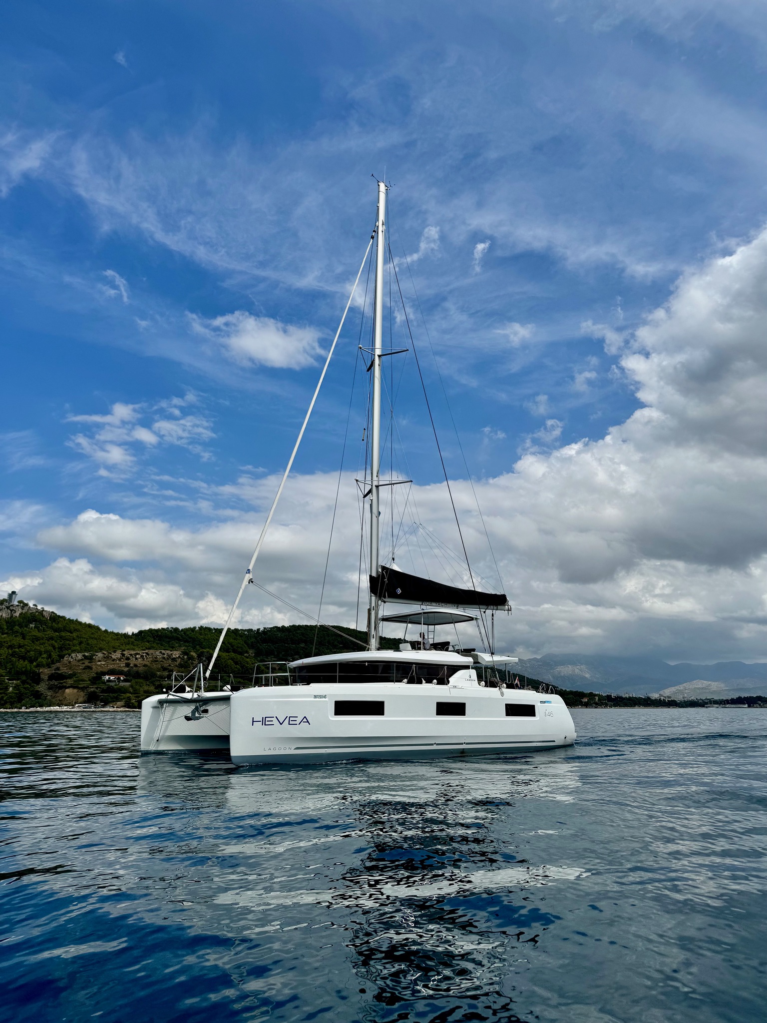 Photo #3 - Lagoon 46 OW - 3 + 2 cab. (Hevea) in Kastela - 40235