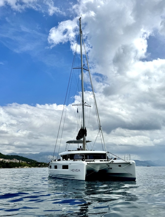 Photo #5 - Lagoon 46 OW - 3 + 2 cab. (Hevea) in Kastela - 40235