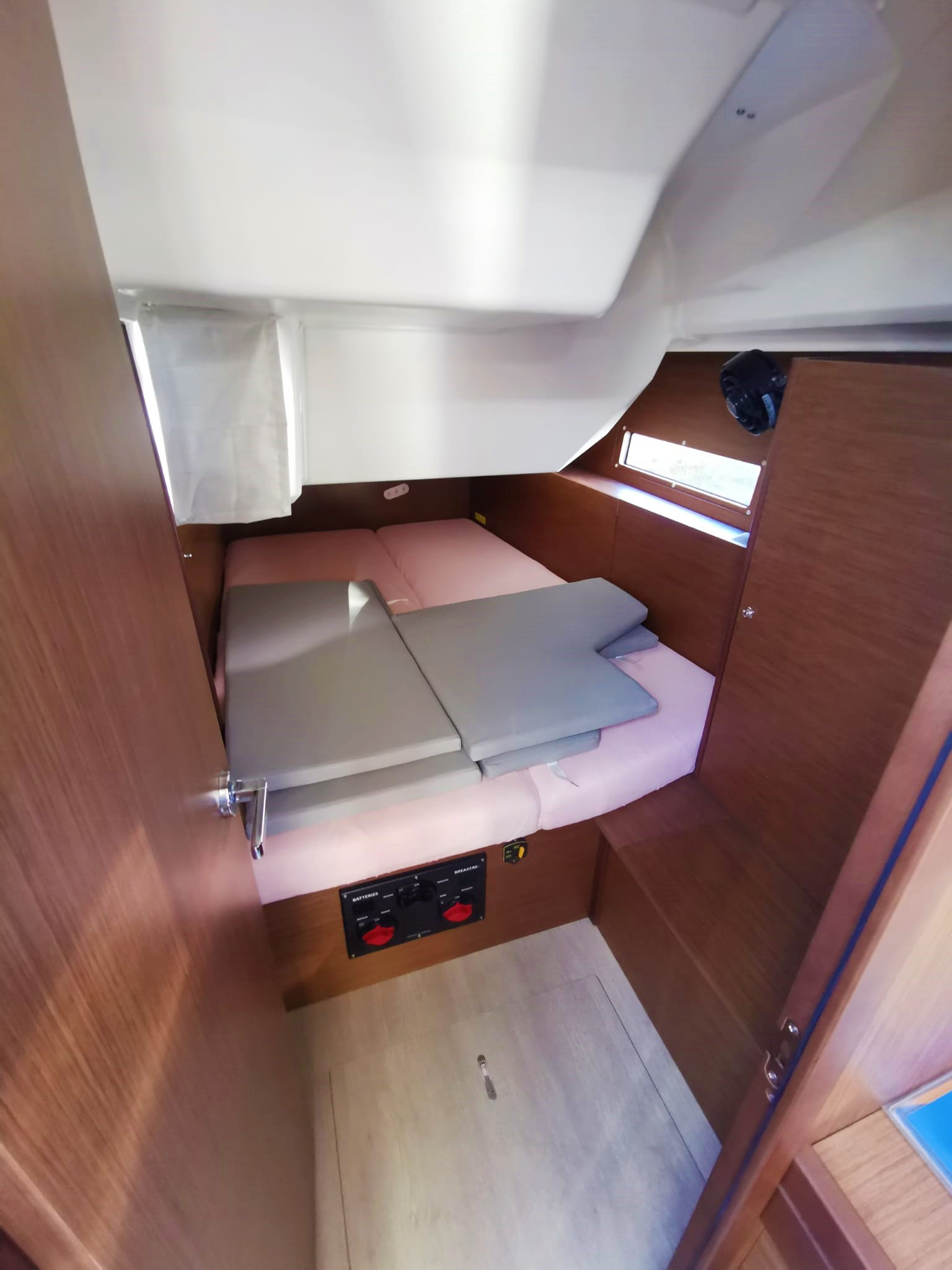 Photo #4 - Oceanis 40.1 (Dory) en Pomer - 40255