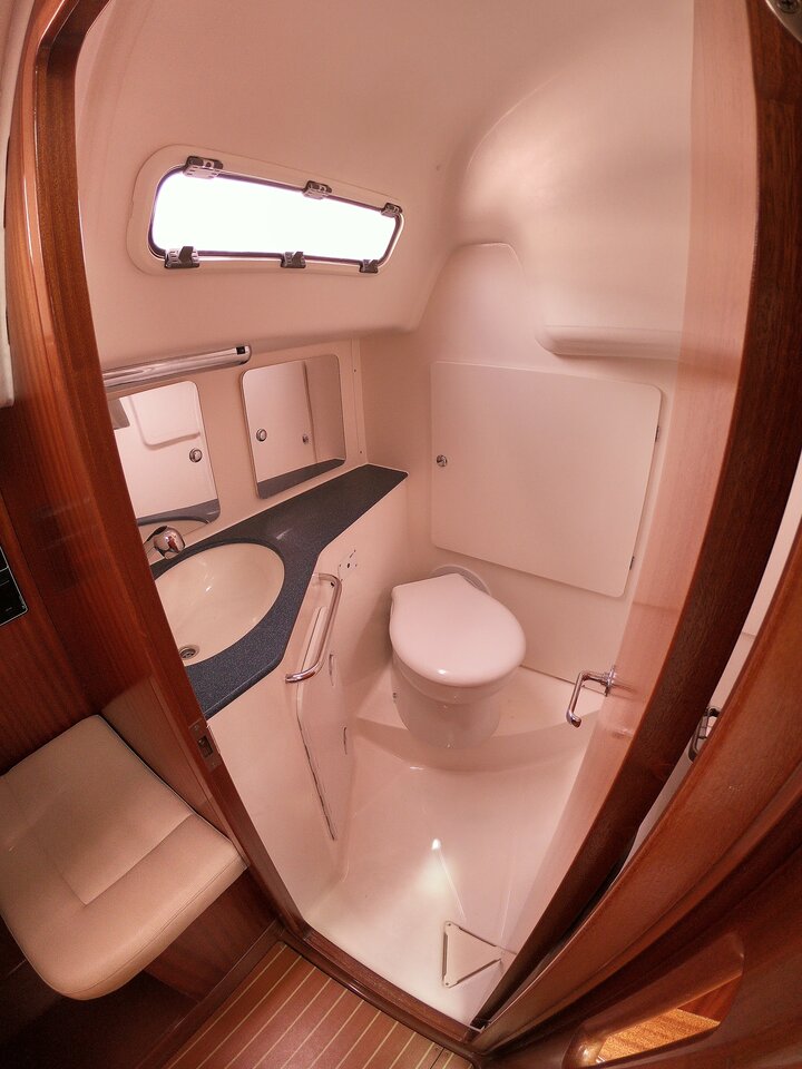 Photo #11 - Bavaria 38 Match - 2 cab. (Gipsy) in Primosten - 40322