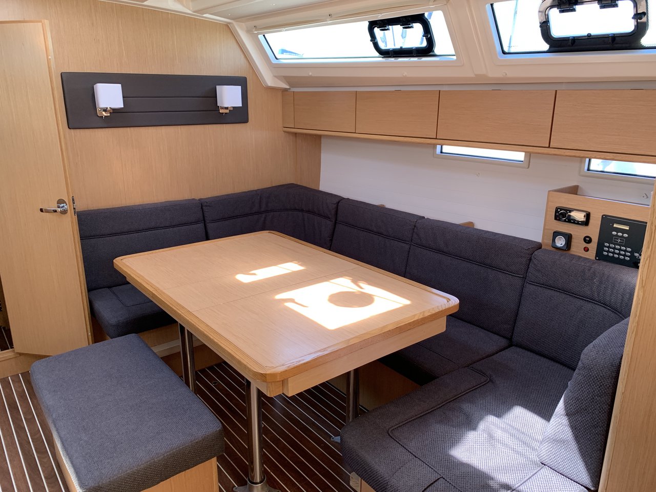 Photo #6 - Bavaria Cruiser 46 - 4 cab. (Oceanos) in Lavrion - 40369
