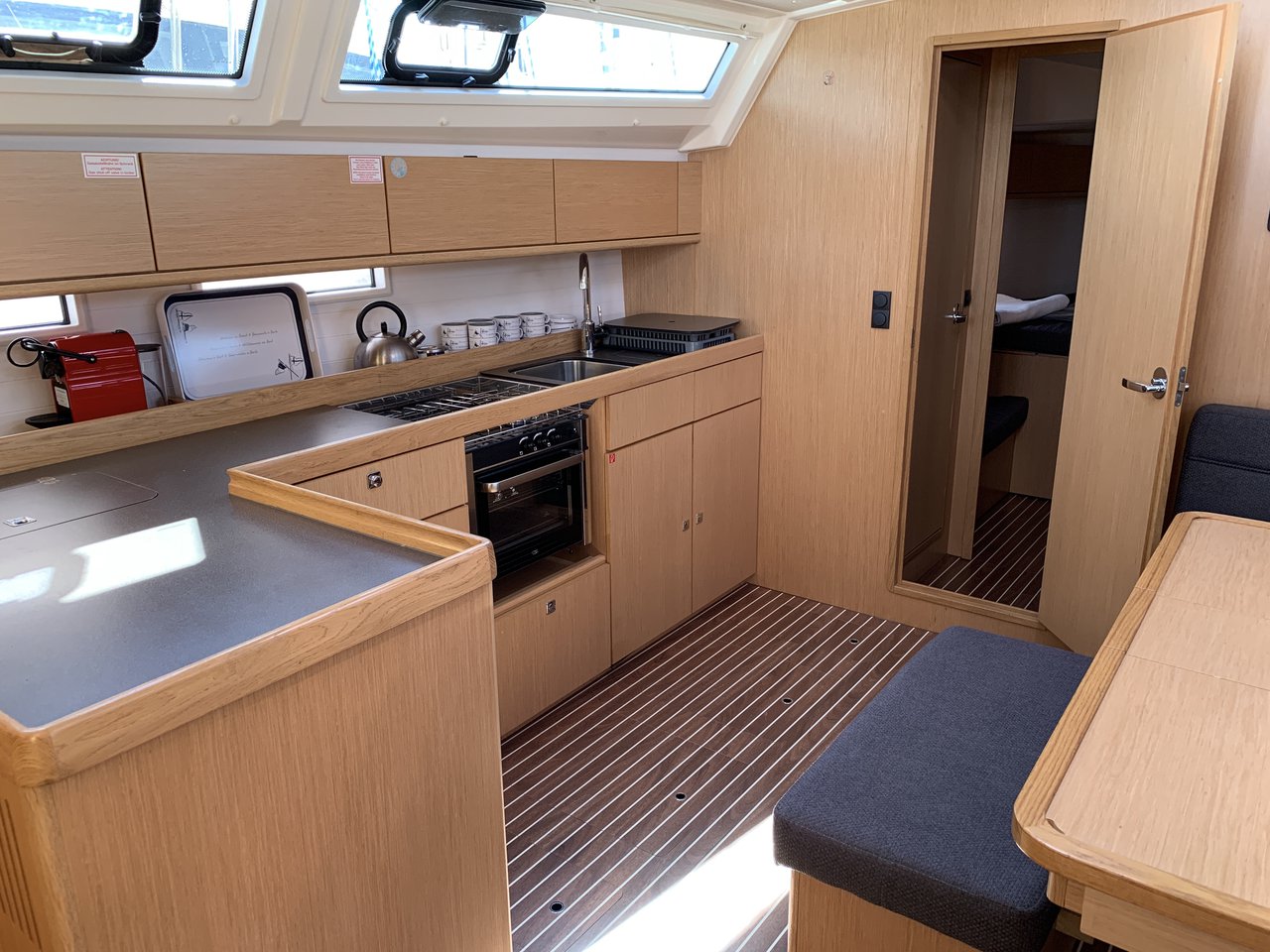 Photo #7 - Bavaria Cruiser 46 - 4 cab. (Oceanos) in Lavrion - 40369
