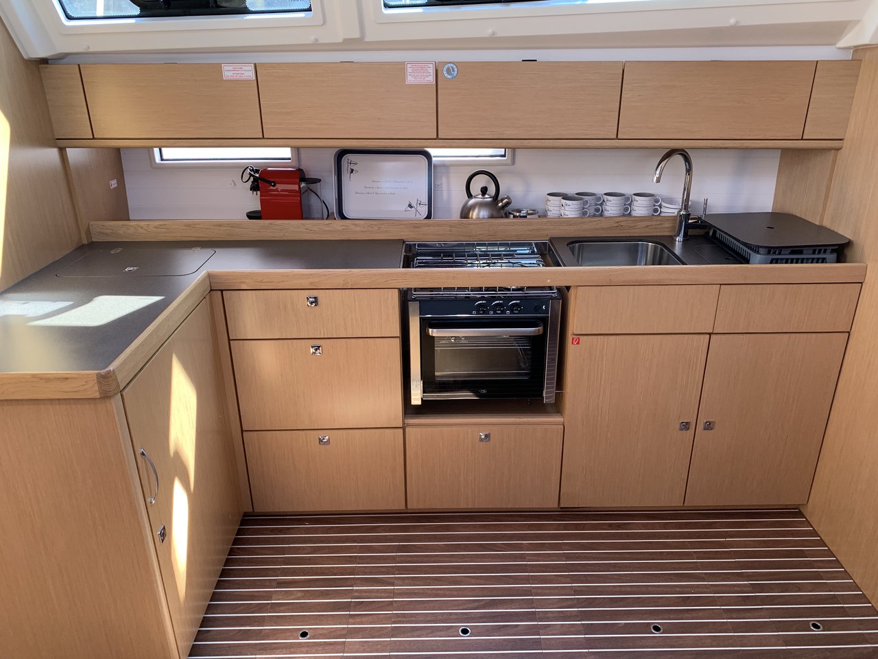 Photo #9 - Bavaria Cruiser 46 - 4 cab. (Oceanos) in Lavrion - 40369