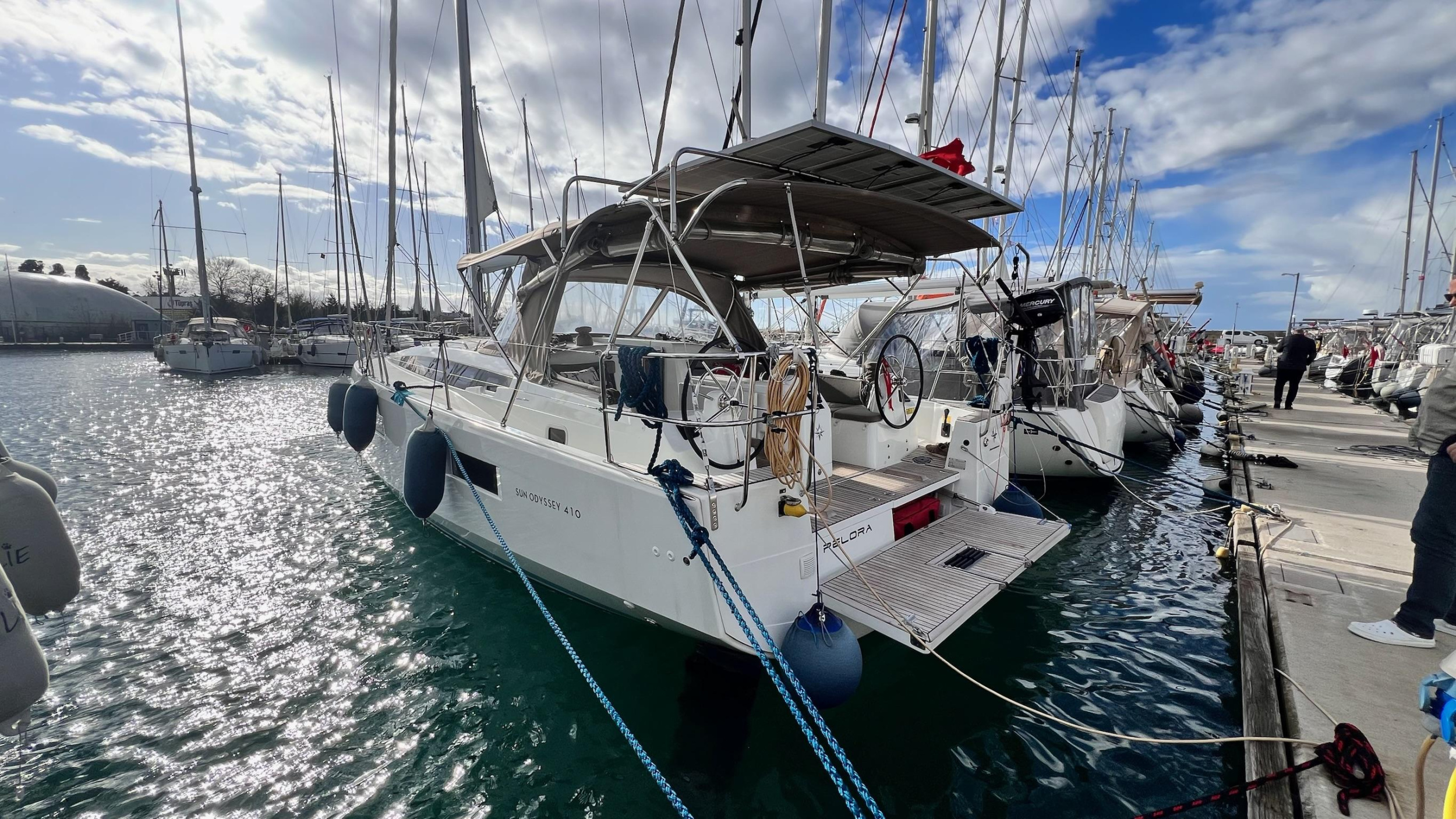 Photo #4 - Sun Odyssey 410 - 3 cab. (Pelora) in Marmaris - 40392