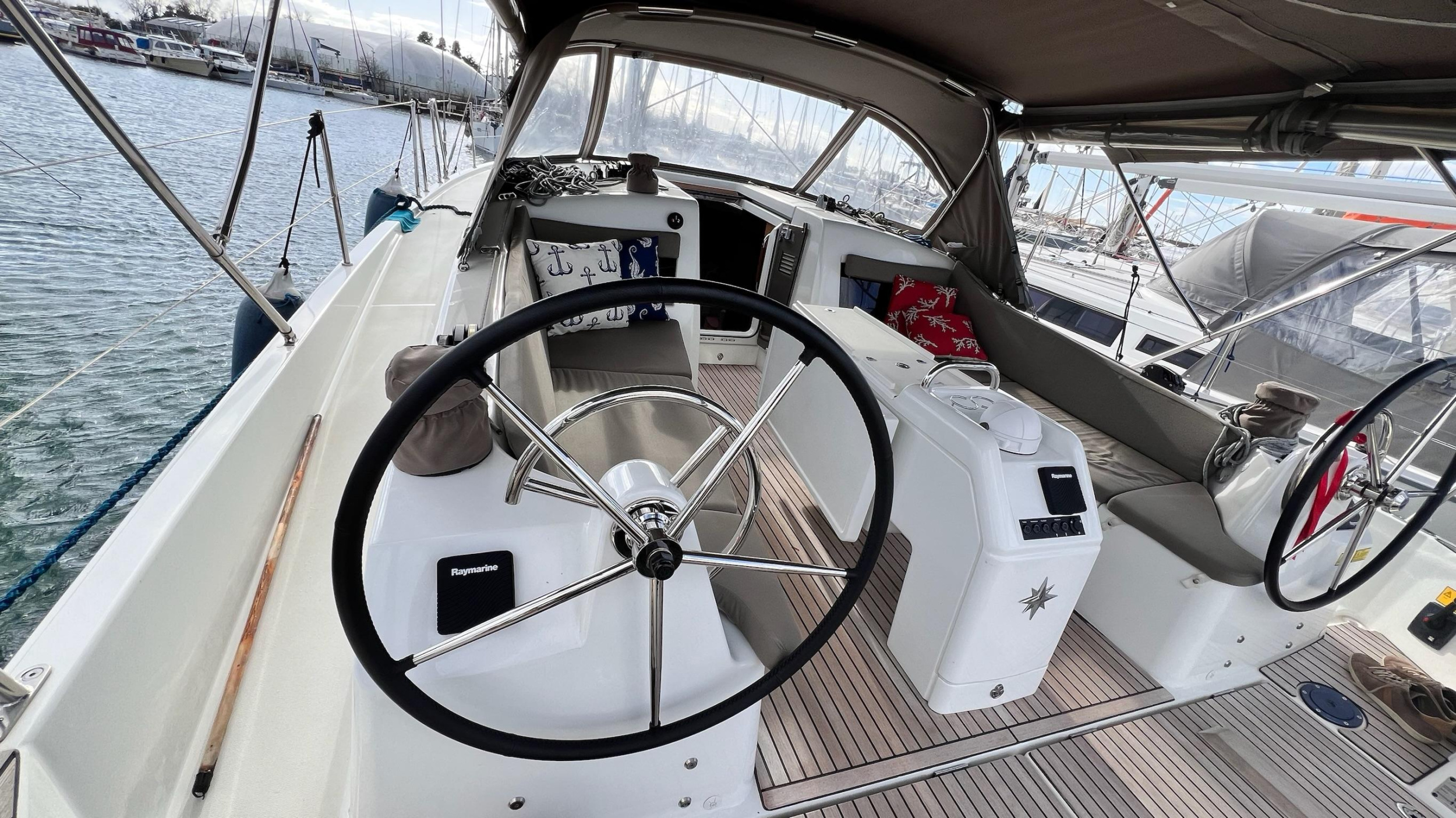 Photo #6 - Sun Odyssey 410 - 3 cab. (Pelora) in Marmaris - 40392