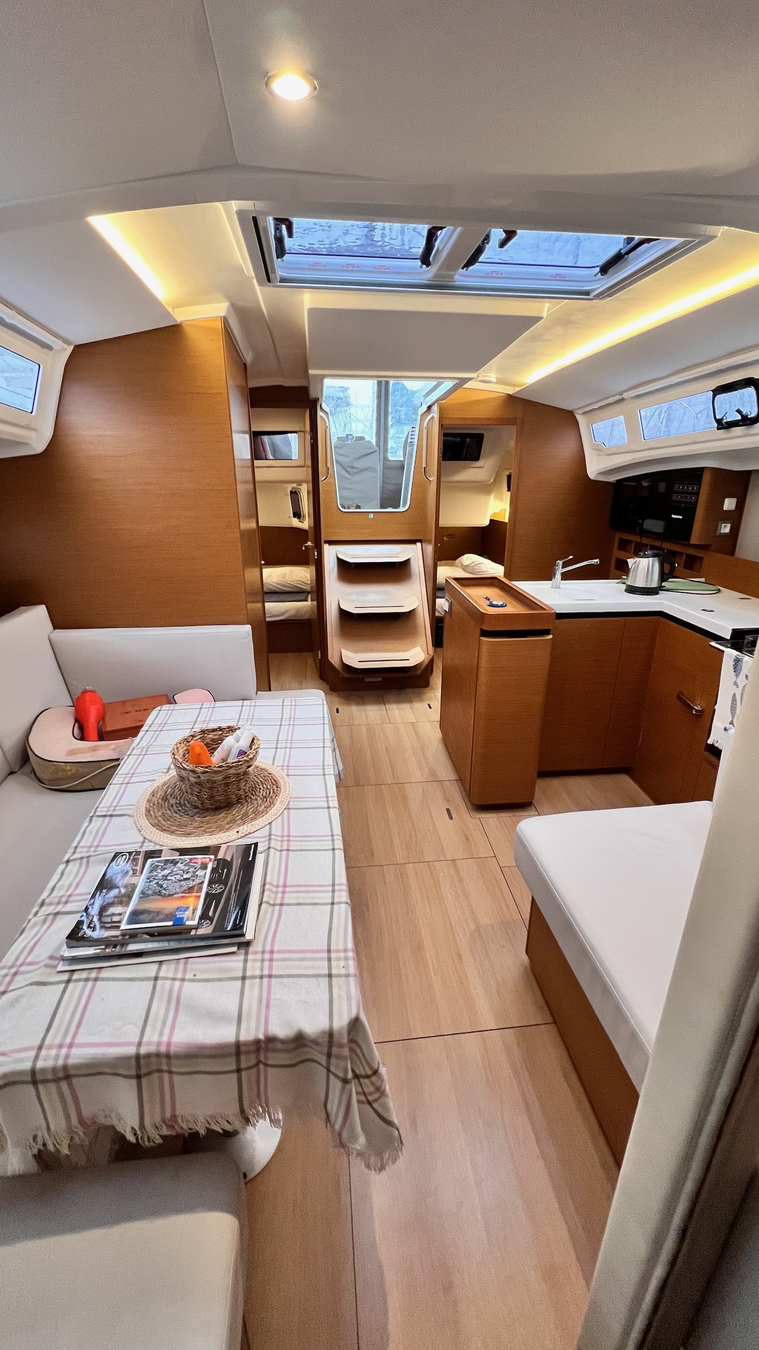 Photo #9 - Sun Odyssey 410 - 3 cab. (Pelora) in Marmaris - 40392