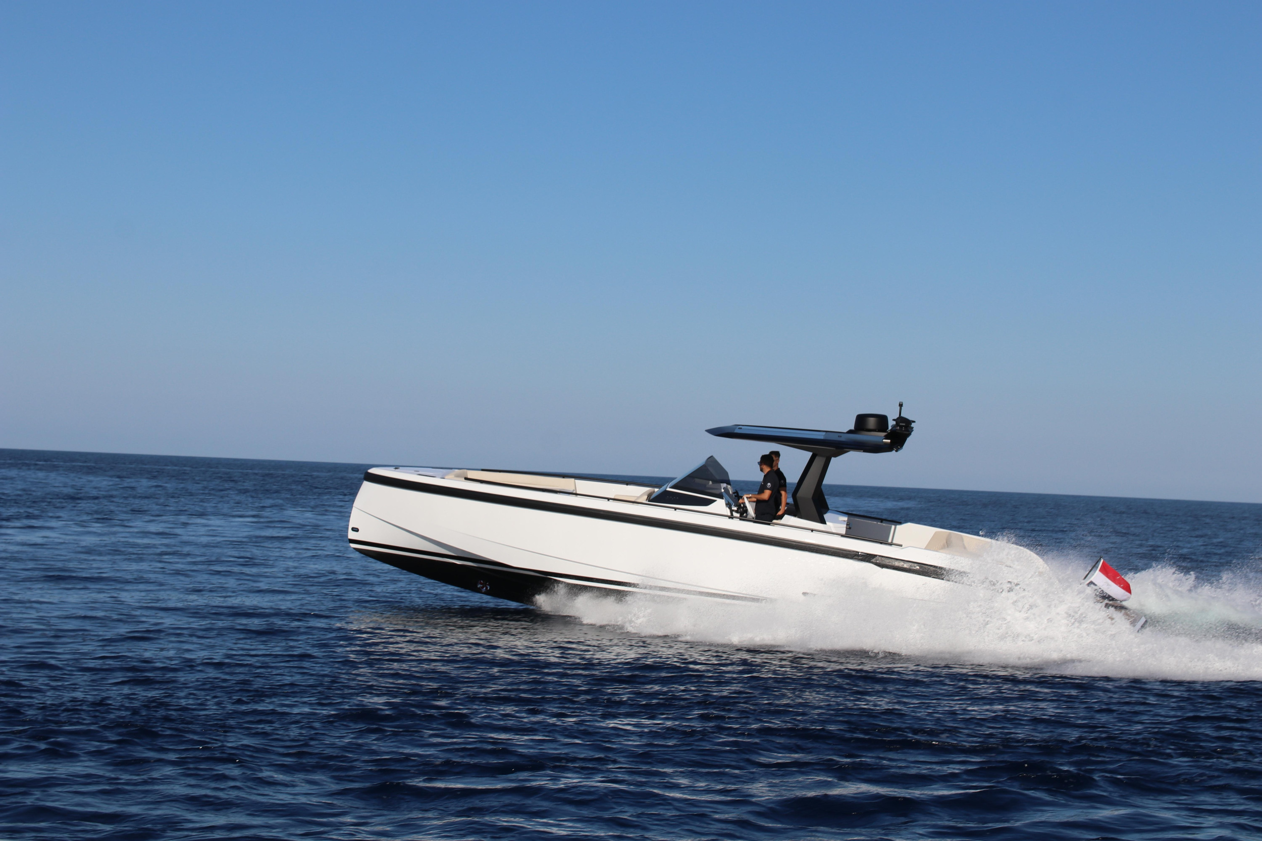 Photo #6 - Vanquish VQ40 (Goldfinger) en Golfo Aranci - 40400
