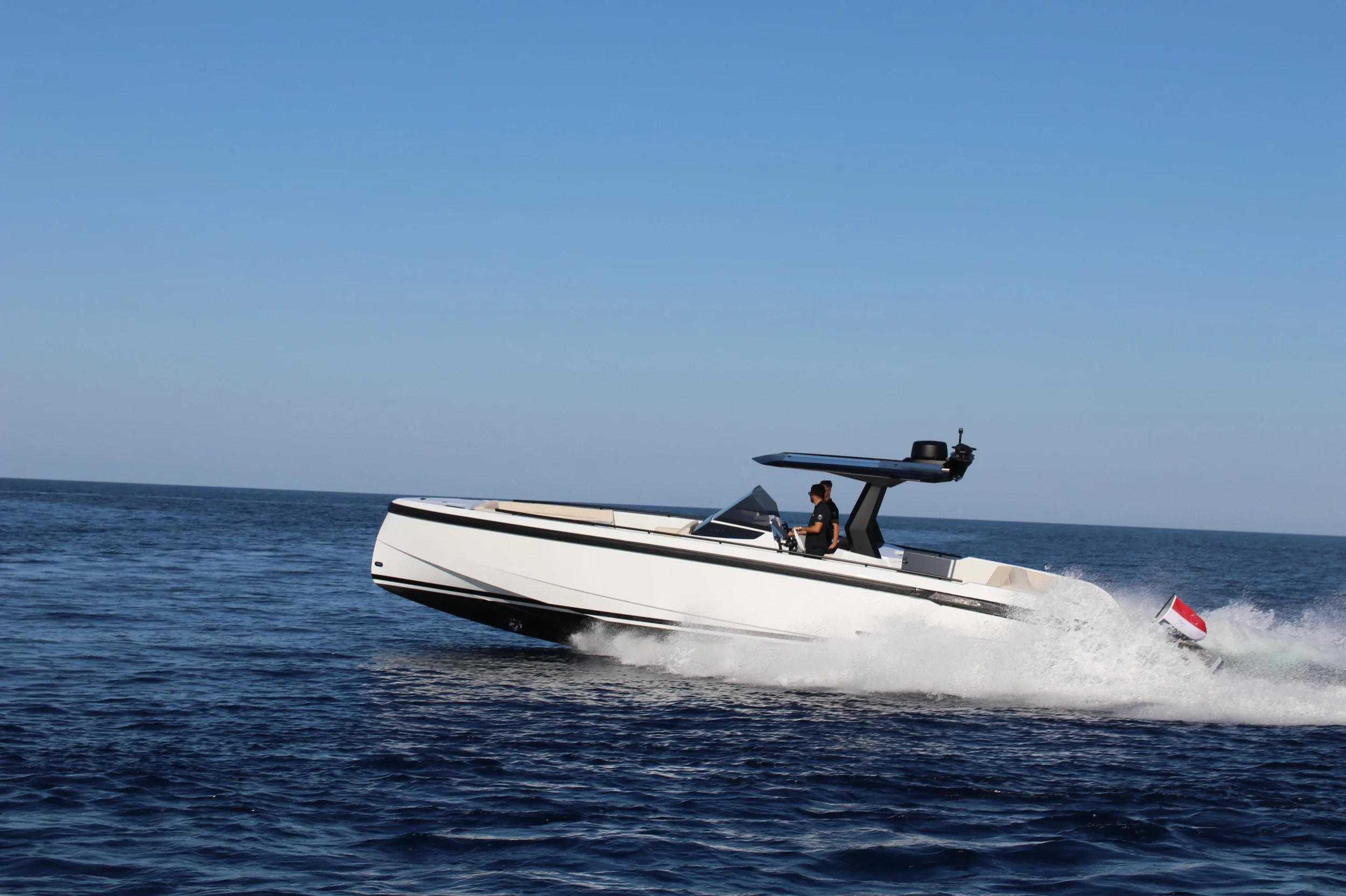 Vanquish VQ40 (Goldfinger)  - 5