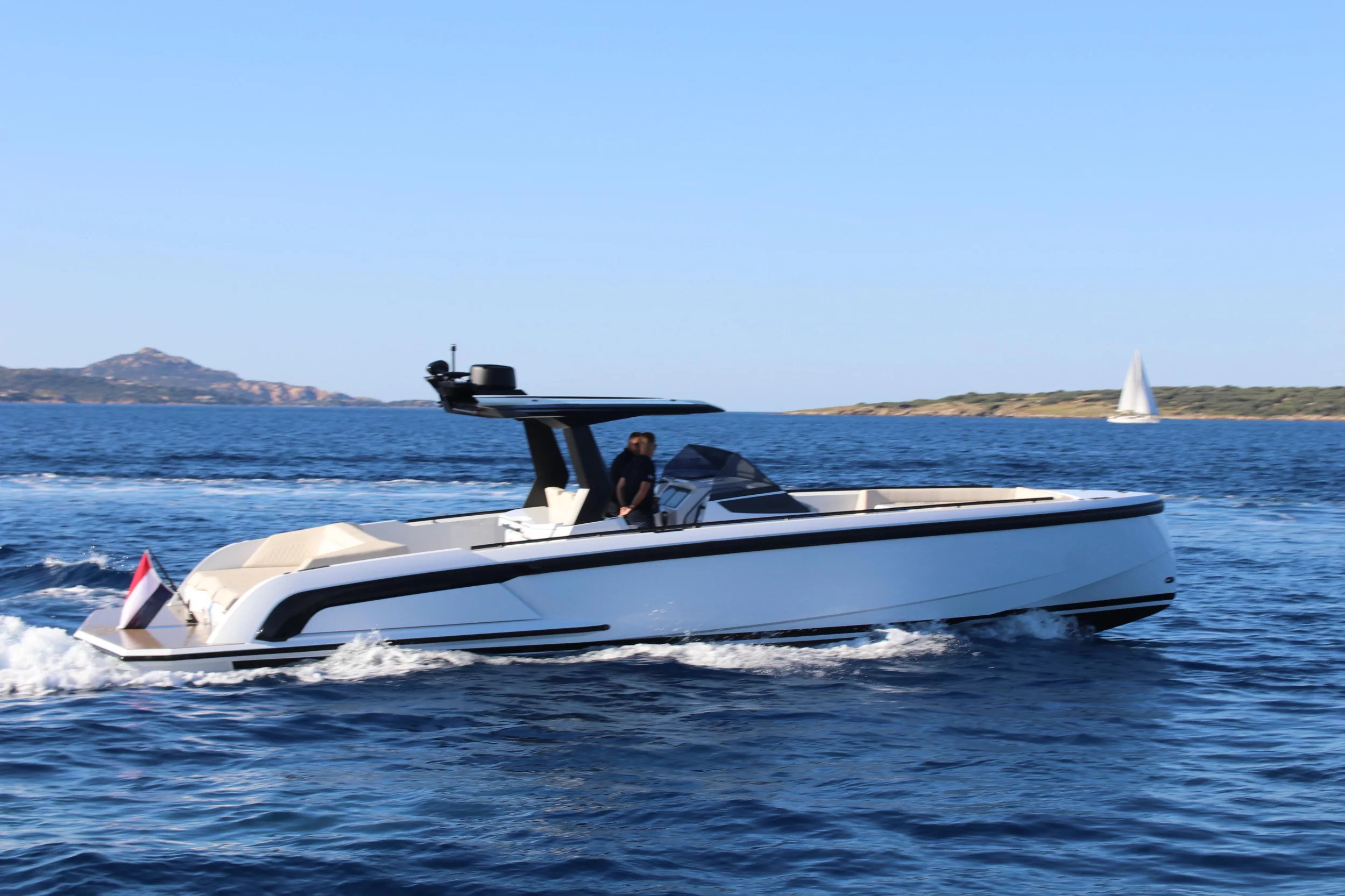 Vanquish VQ40 (Goldfinger)  - 6