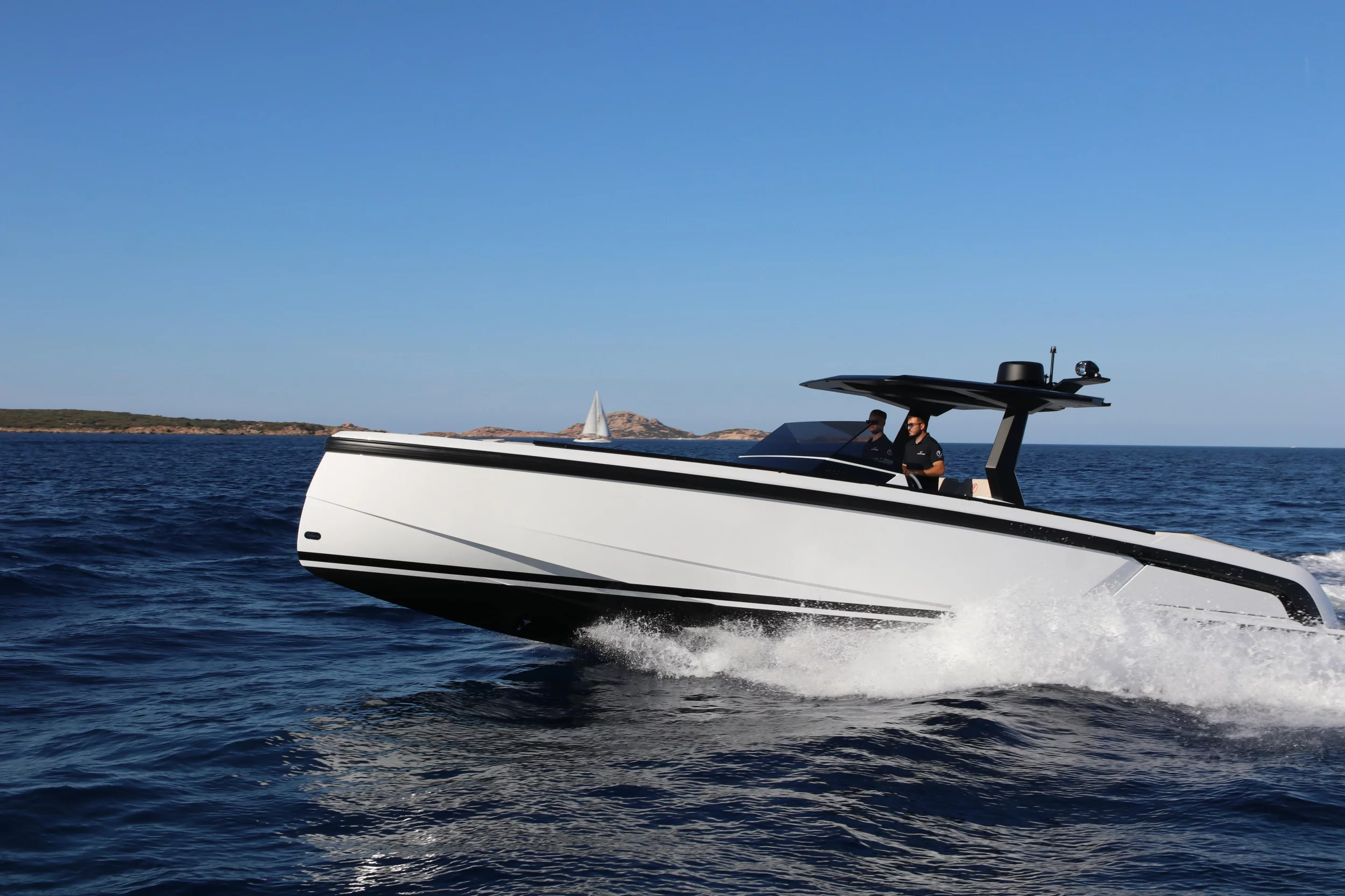 Vanquish VQ40 (Goldfinger)  - 7