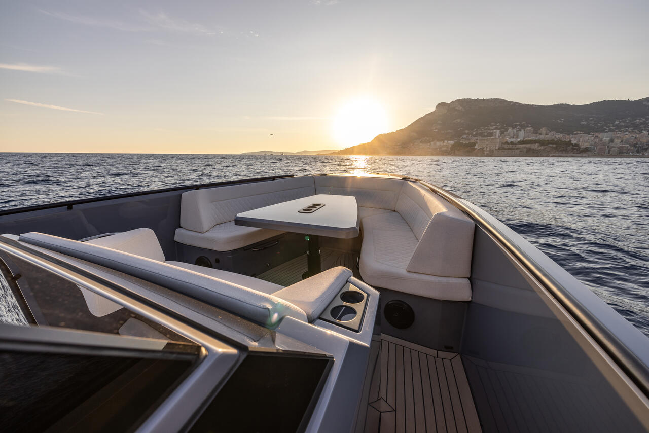 Photo #16 - Vanquish VQ40 (Goldfinger) en Golfo Aranci - 40400