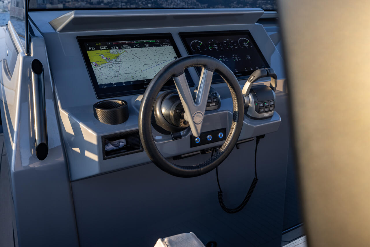 Photo #17 - Vanquish VQ40 (Goldfinger) en Golfo Aranci - 40400