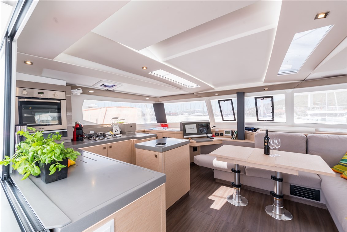 Photo #22 - Fountaine Pajot Saona 47 Quintet - 5 + 1 cab. (Sunny Wave) in Trogir - 40479