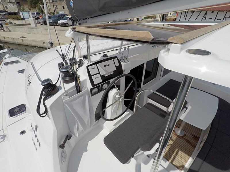 Photo #23 - Lagoon 380 - 4 + 2 cab. (Maya) in Sibenik - 40489