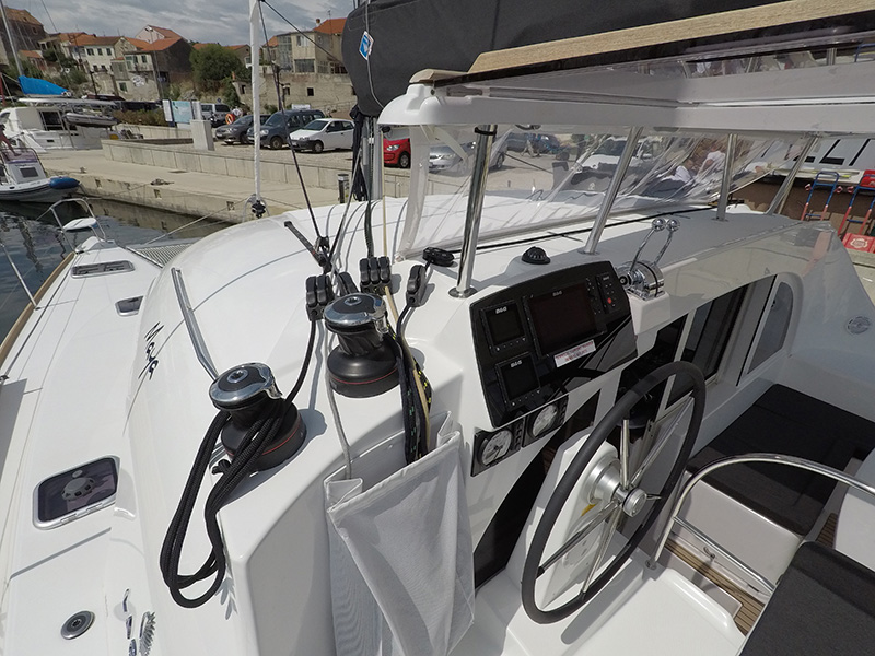Photo #24 - Lagoon 380 - 4 + 2 cab. (Maya) in Sibenik - 40489