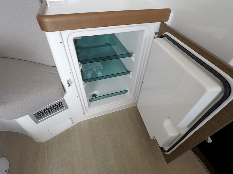 Photo #2 - Lagoon 380 - 4 + 2 cab. (Maya) in Sibenik - 40489
