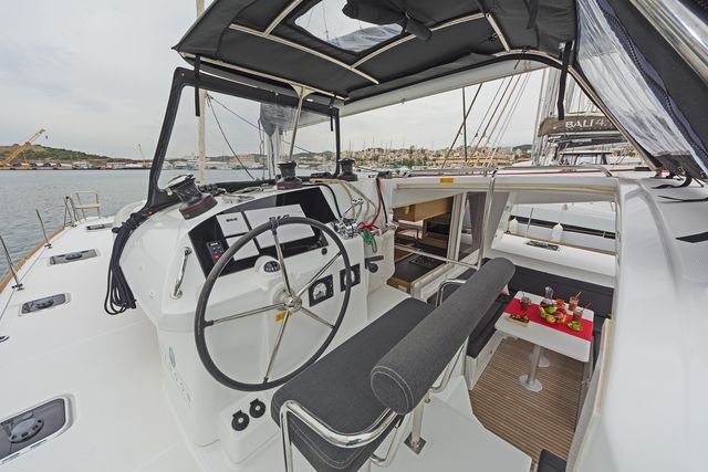 Photo #21 - Lagoon 400 S2 - 4 + 2 cab. (Libre) en Lavrion - 40506