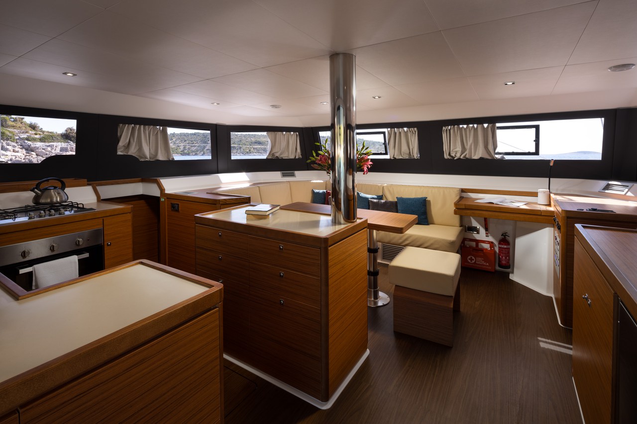 Photo #15 - Dufour 48 Catamaran - 5 + 1 cab. (Uma) in Primosten - 40511