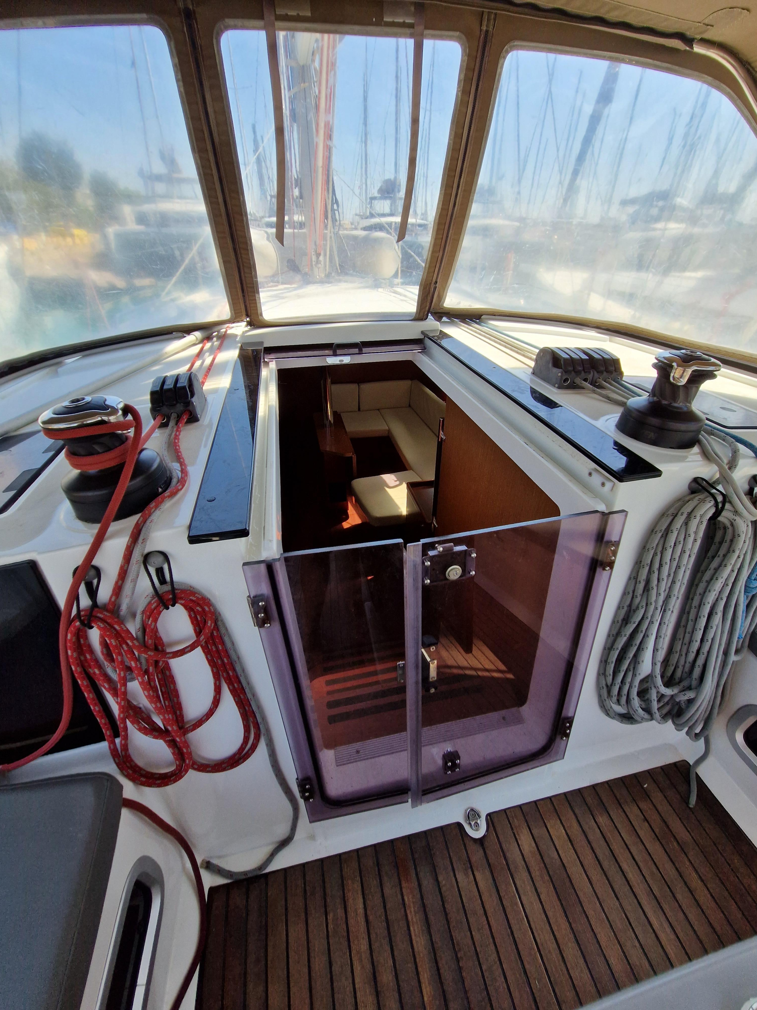 Photo #6 - Oceanis 41.1 (Kos 41.7) in Athen - 40520