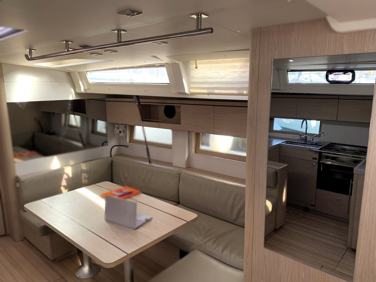 Photo #4 - Oceanis 51.1 - 5 + 1 cab. (Avocado) en Cala D`Or - 40527