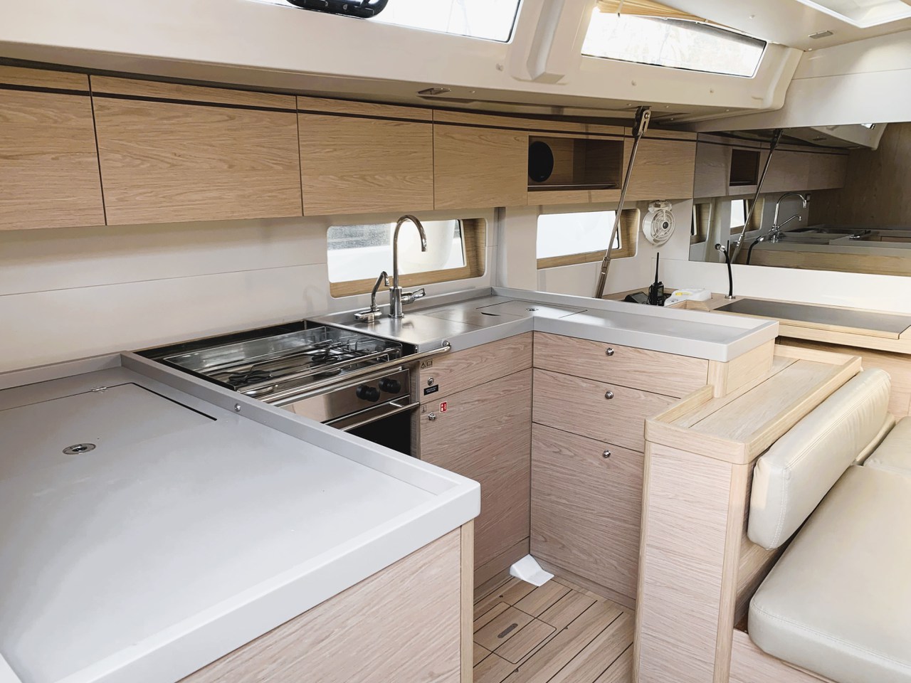 Photo #6 - Oceanis 51.1 - 5 + 1 cab. (Avocado) en Cala D`Or - 40527