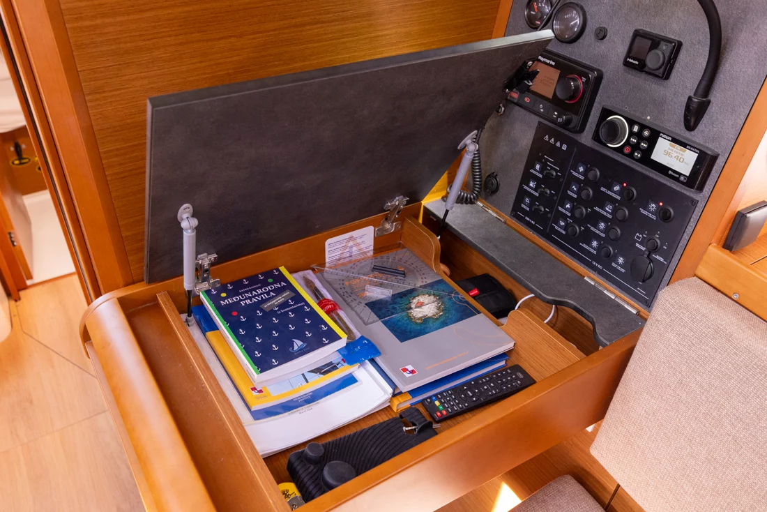 Sun Odyssey 349 (Zatara)  - 13