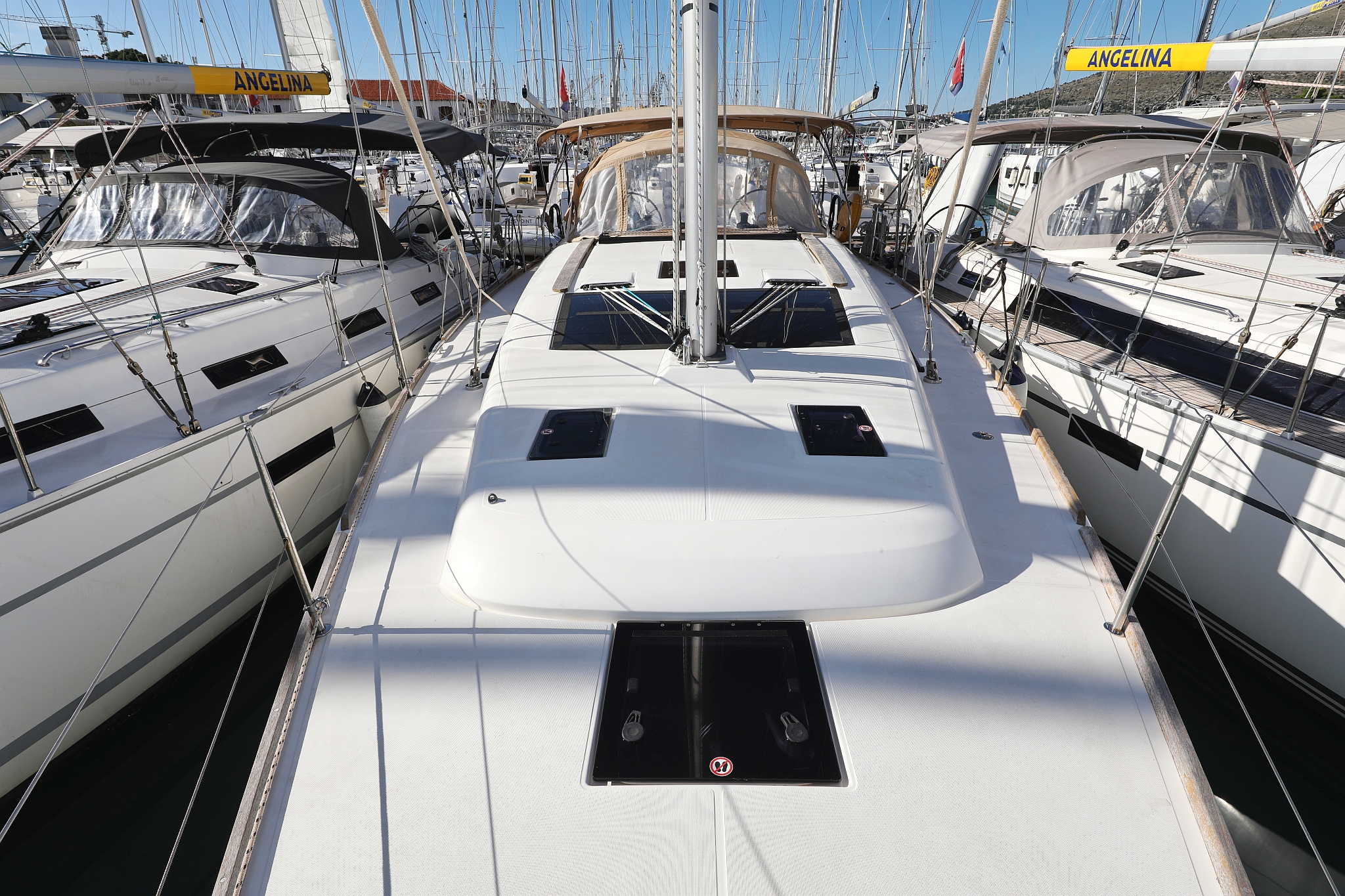 Photo #11 - Dufour 412 GL (Adrio) in Trogir - 40589