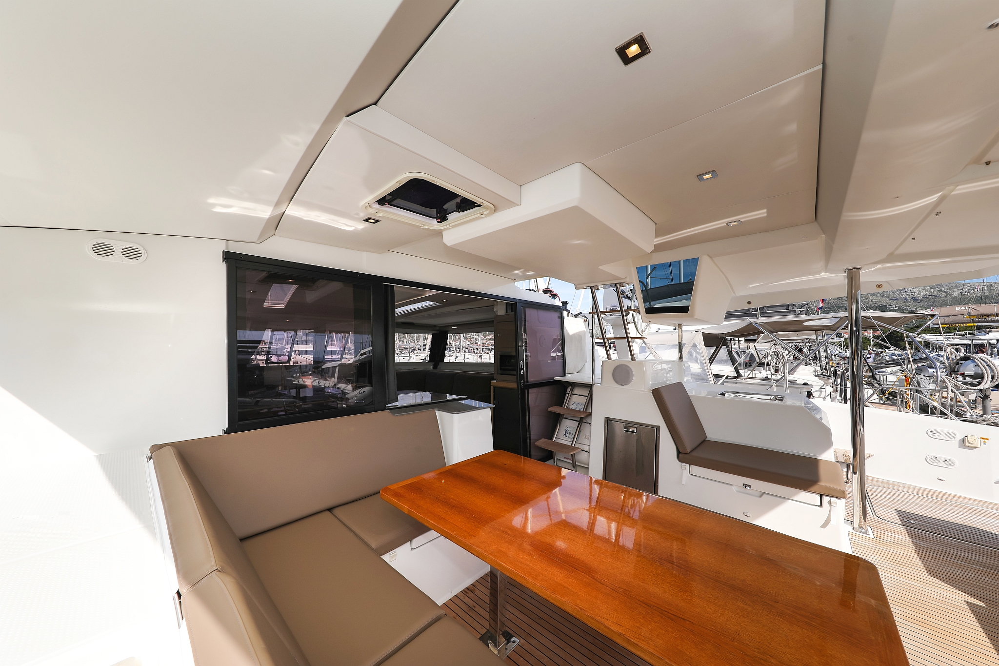 Photo #6 - Fountaine Pajot Saona 47 Quintet - 5 + 1 cab. (Tamara V) en Trogir - 40604