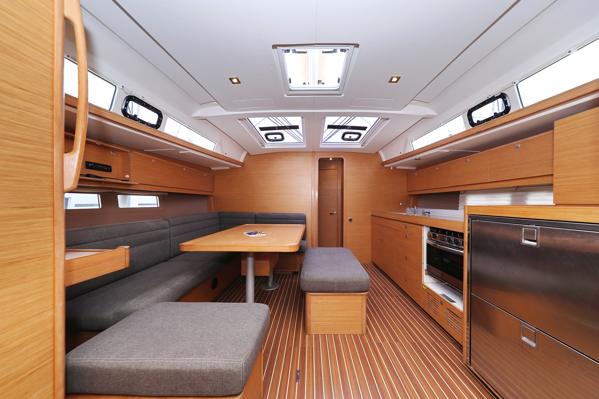 Photo #8 - Dufour 460 GL (Horido) in Trogir - 40608