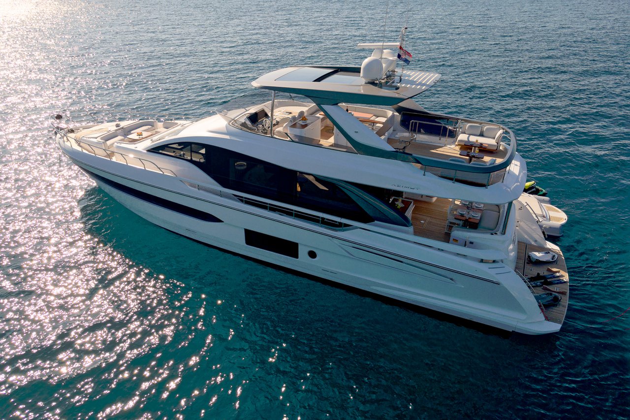 Photo #7 - Azimut 78 Fly - 4 + 1 cab. (OMR Group) en Podstrana - 40611