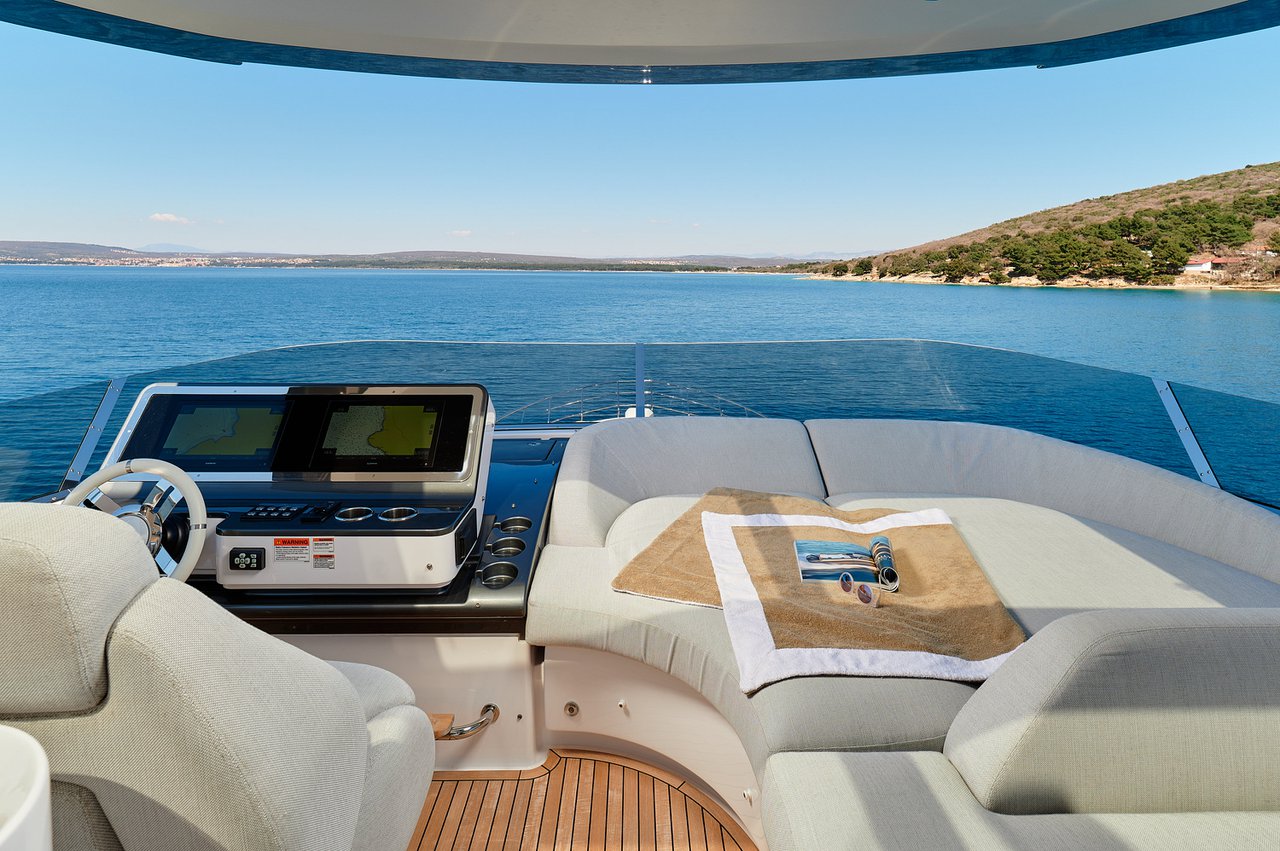 Photo #17 - Azimut 78 Fly - 4 + 1 cab. (OMR Group) en Podstrana - 40611