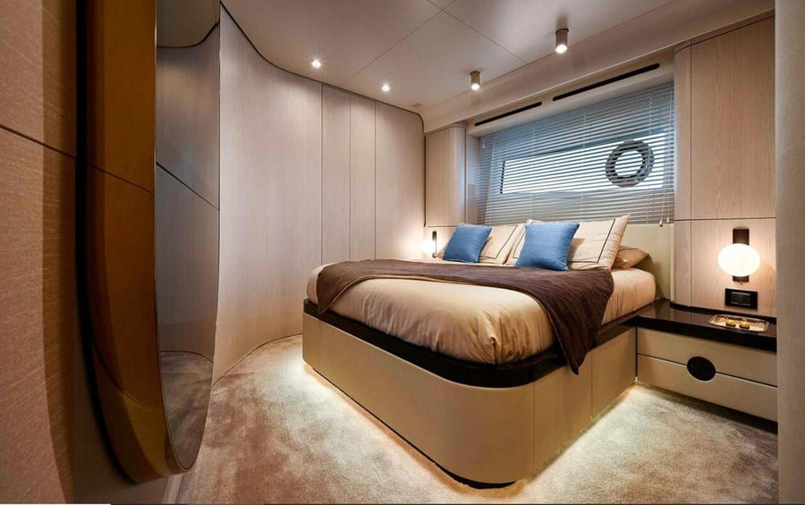 Photo #26 - Azimut 78 Fly - 4 + 1 cab. (OMR Group) en Podstrana - 40611