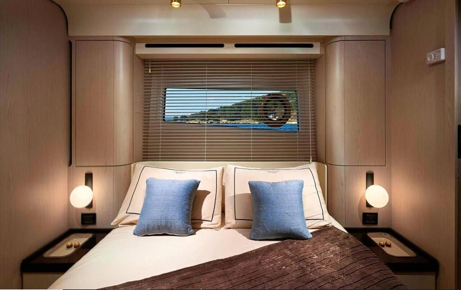 Photo #28 - Azimut 78 Fly - 4 + 1 cab. (OMR Group) en Podstrana - 40611