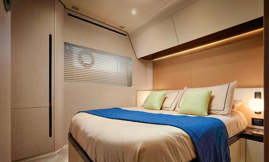 Photo #29 - Azimut 78 Fly - 4 + 1 cab. (OMR Group) en Podstrana - 40611