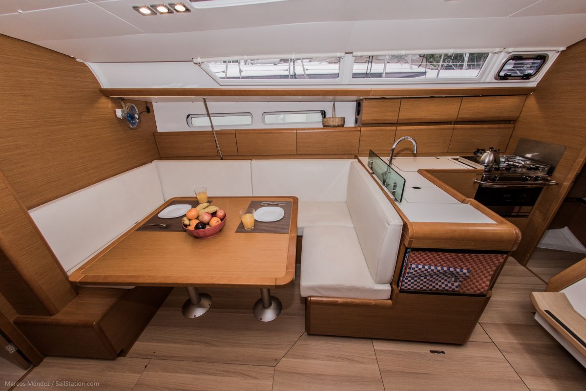 Photo #7 - Sun Odyssey 419 - 3 cab. (Friday) in Paraty - 40659