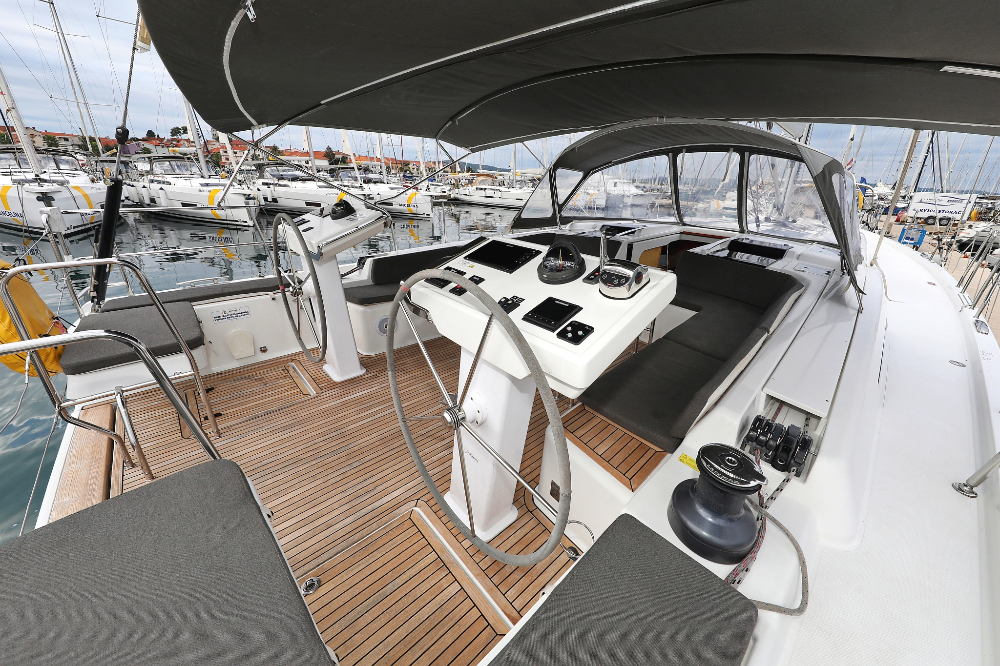 Photo #4 - Hanse 548 - 5 + 1 cab. (Moje) en Biograd - 40672