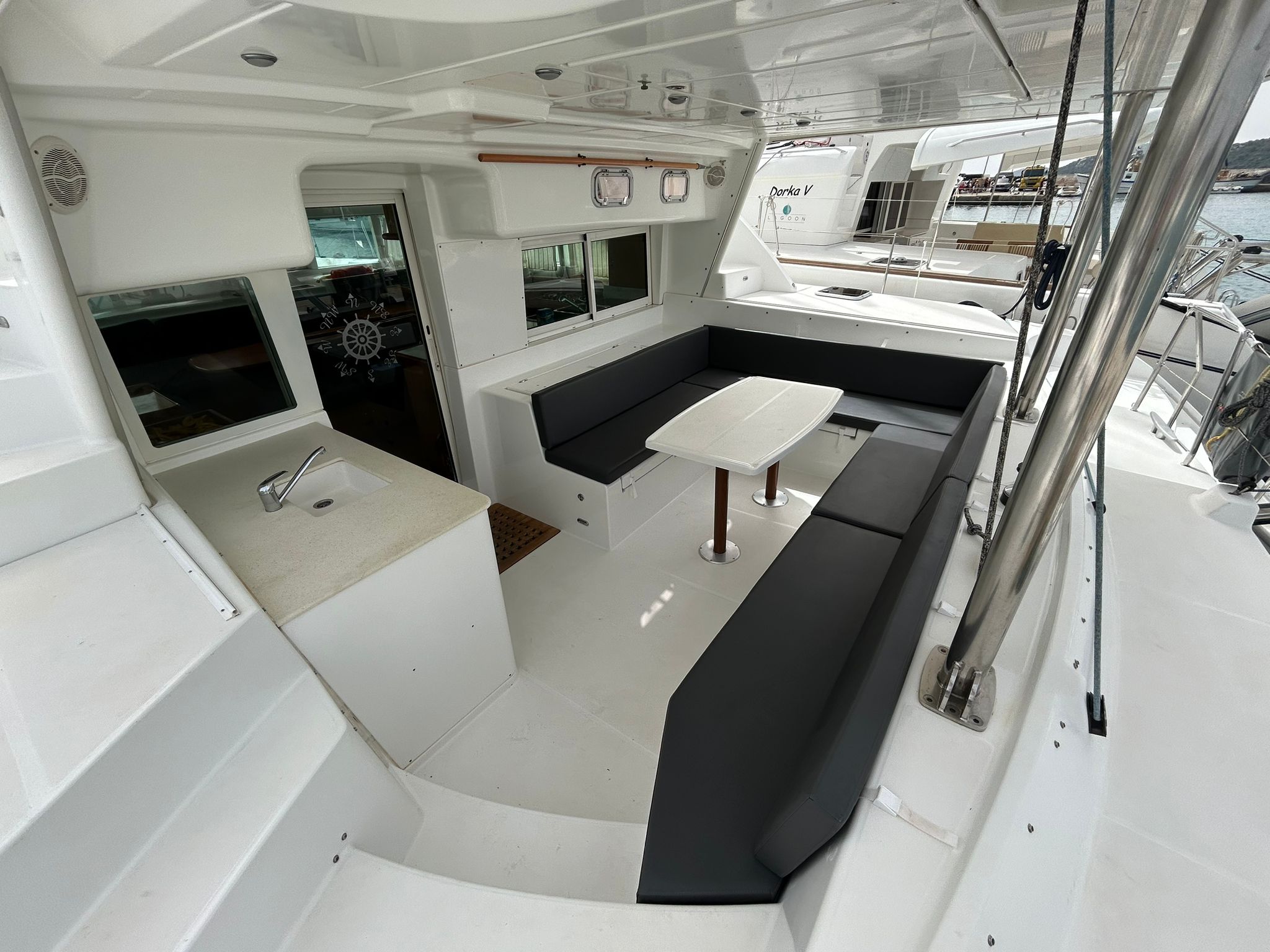 Photo #4 - Lagoon 440 - 4 cab. (Manatee) in Tribunj - 40700