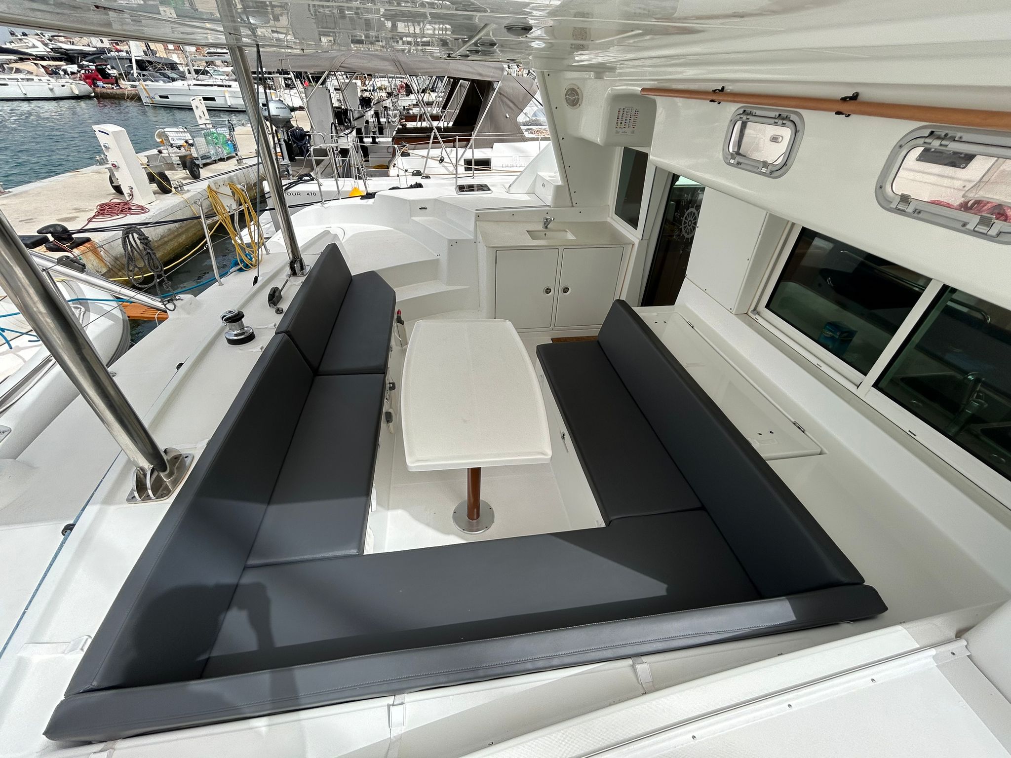 Photo #5 - Lagoon 440 - 4 cab. (Manatee) in Tribunj - 40700