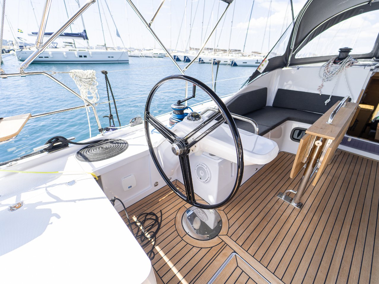 Photo #4 - Elan Impression 45 - 4 cab. (Skipper's Girl) en Pula - 40715