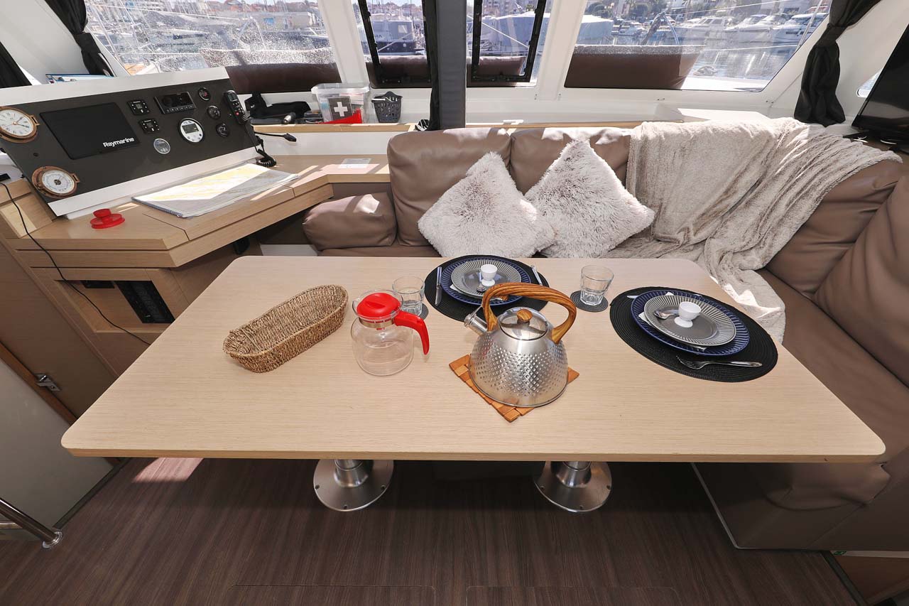 Photo #12 - Fountaine Pajot Lucia 40 - 4 cab. (Tu Tamo 2) en Pula - 40722