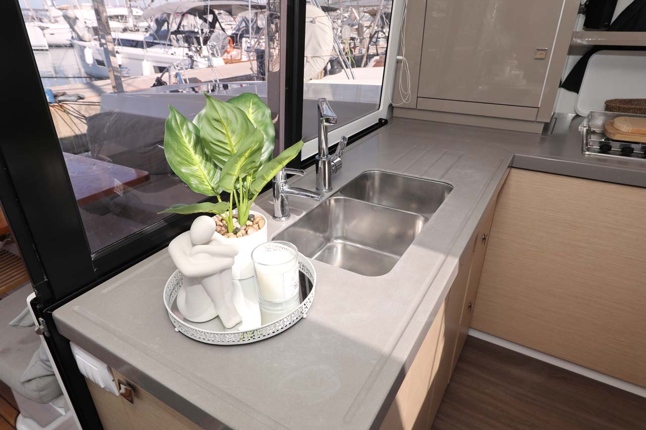 Photo #17 - Fountaine Pajot Lucia 40 - 4 cab. (Tu Tamo 2) en Pula - 40722
