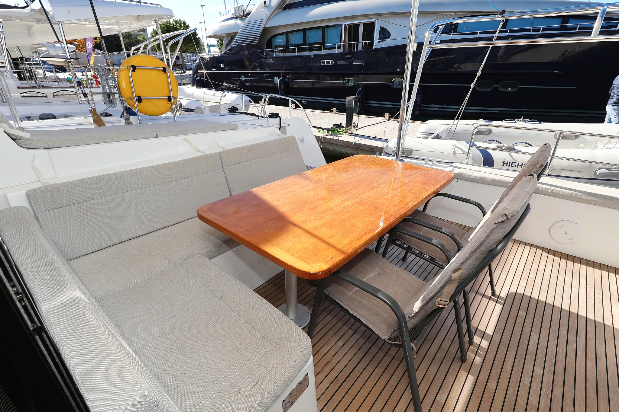 Photo #7 - Lagoon 42 - 4 + 2 cab. (Easy Course) in Trogir - 40730